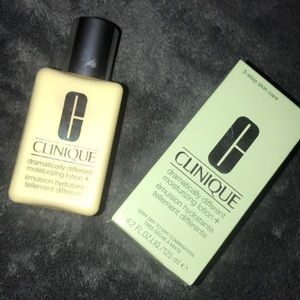 NEW WITH TAGS Clinique